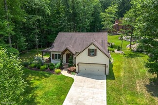 900 Kingswood Dr, Akron, OH 44313