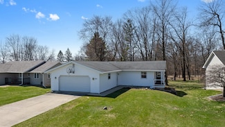 1292 Lake Summerset Rd, Davis, IL 61019