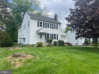23 Wilson Ave, Leola, PA 17540