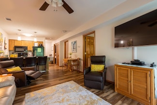 239 Notch Ln Unit 7, Reeds Spring, MO 65737