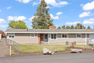 1034 NW Golf Course Dr, Madras, OR 97741