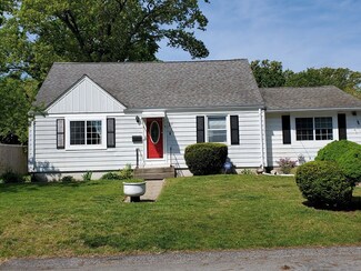 27 Spywood Ave, Warwick, RI 02888