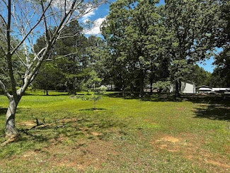35 Sauger Rd, Crump, TN 38327