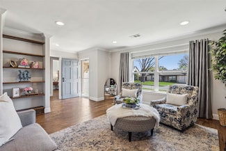 2823 Bay Meadows Cir, Dallas, TX 75234