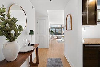 10 Regent St Unit 501, Jersey City, NJ 07302