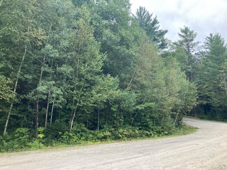 30 Belmont Dr, Jay, ME 04239
