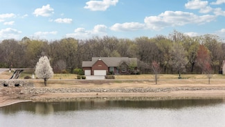 6830 S Huckleberry Dr, Derby, KS 67037