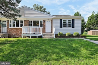 903 220th St, Pasadena, MD 21122