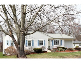 70 Valleyview Dr, Hampden, MA 01036