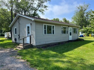 124 Thomas Dr, Conneaut, OH 44030