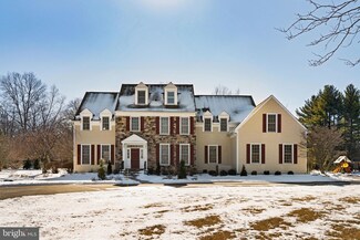 7 Valley View Dr, Newtown, PA 18940