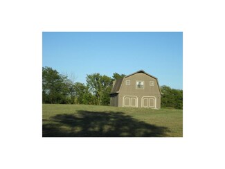 18915 N Eastern Rd, Smithville, MO 64089
