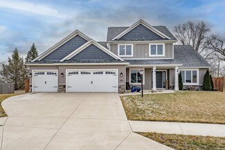 219 W Bay Bridge Ct, Columbia City, IN 46725