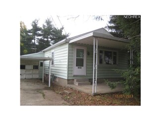 8418 Mapleford St SW, Navarre, OH 44662