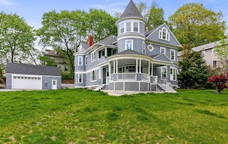 7 Circuit Ave E, Worcester, MA 01603