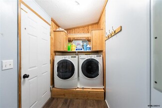 718 S Grice Loop, Jefferson, OR 97352