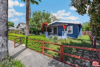 220 Palm Place, Pomona, CA 91767