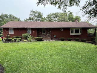 2115 Vantage Point Rd, Muscatine, IA 52761