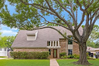 12118 Whittington Dr, Houston, TX 77077