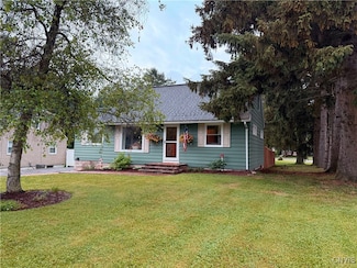 102 Bramley Dr, Camillus, NY 13031