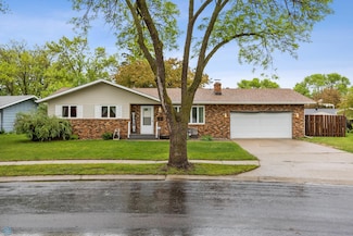 3105 Edgewood Dr N, Fargo, ND 58102