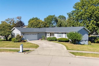 1116 Briar Dr, Iowa City, IA 52240