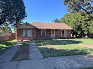 808 W 11th St, Plainview, TX 79072