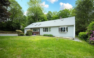 929 Fox Meadow Rd, Yorktown Heights, NY 10598