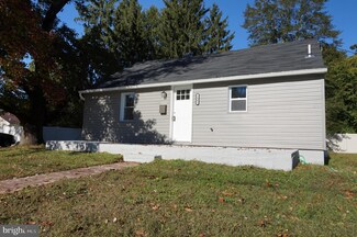 1042 W Park Ave, Lindenwold, NJ 08021