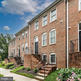 9644 Sutton Green Ct, Vienna, VA 22181