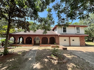 7947 Moore Dr, Pearland, TX 77584