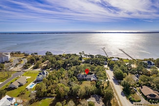 168 Lands End Rd, Morehead City, NC 28557