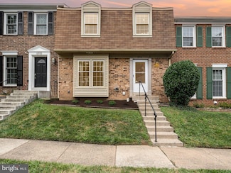 6916 Lafayette Park Dr, Annandale, VA 22003