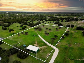 101 Pr 1782, Clifton, TX 76634