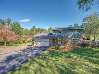 4 Daniel Dr, Fletcher, NC 28732