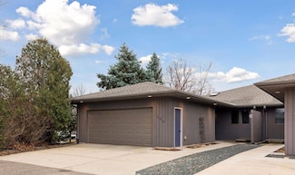 600 Zanmiller Dr, Northfield, MN 55057