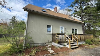 8 Carr St, Franklin, NH 03235