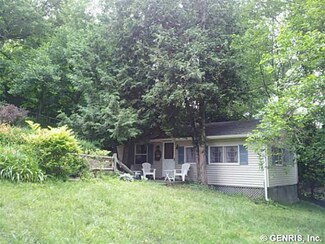 1064 Esperanza Dr, Keuka Park, NY 14478