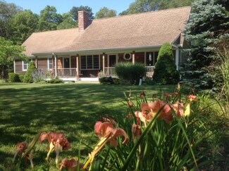 56 Club House Dr, Pocasset, MA 02559