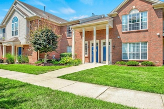 51719 Adler Park Dr W Unit 77, Chesterfield, MI 48051