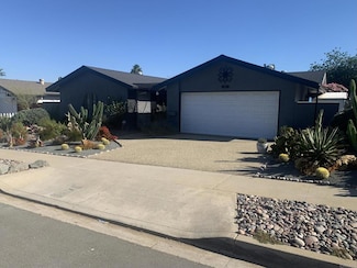 1637 Oak Hill Dr, Escondido, CA 92027