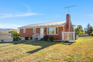 945 N 5th St, Wytheville, VA 24382