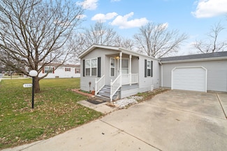 120 Cardinal Ln Unit A, Sandwich, IL 60548