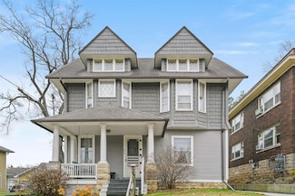 1018 W 5th St, Dubuque, IA 52001