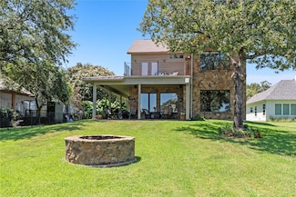 303 Rock And Roll Ln, Mabank, TX 75156
