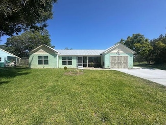 1910 SE Rainier Rd, Port Saint Lucie, FL 34952