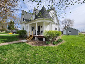 102 N 4th St, Muscoda, WI 53573