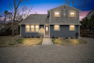 19 Oak Ridge Rd, Teaticket, MA 02536