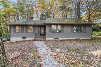 25 Wildwood Blvd, Cumberland Foreside, ME 04110