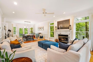 101 Braswell Ct, Chapel Hill, NC 27516